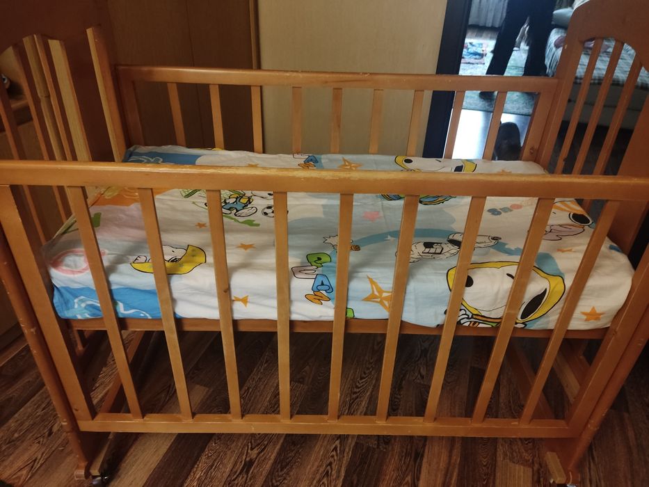 Манеж деревянный