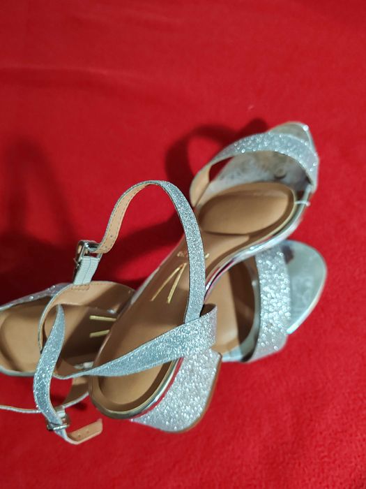 Sandale elegante,pentru ocazii festive