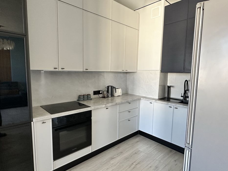 Продам 4 комн в центре столицы
