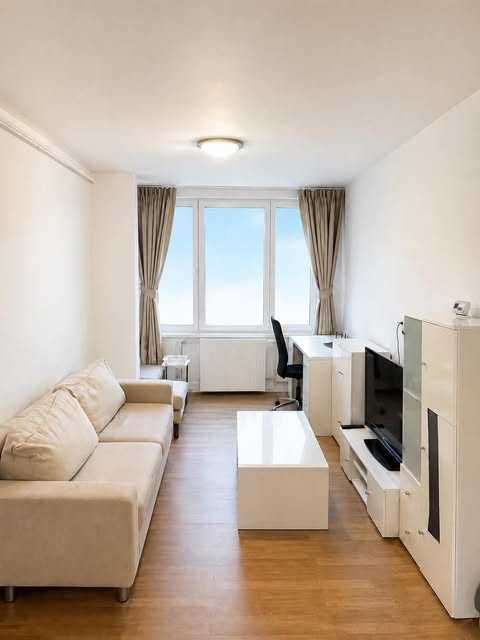 Se inchiriaza apartament cu doua camere ARED UTA