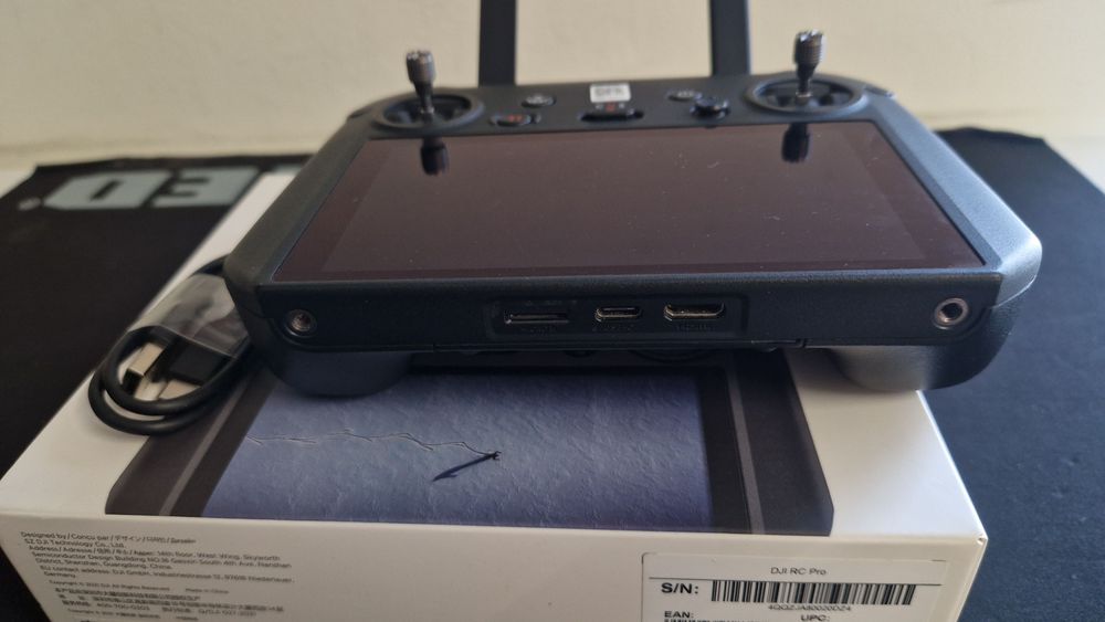 Radiocomanda DJI RC pro