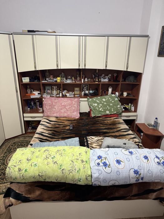 Vand mobilier, pret negociabil.