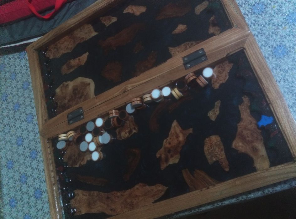 Шахматы нарды из эпоксидной смолы