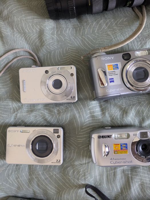 ГОЛЯМ ЛОТ Фотоапарати Canon EOS, Minolta, Olympus, Konica, Polaroid + Обективи Sigma, Canon и Minolta