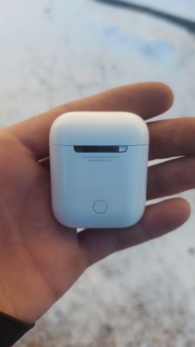 Продаю оригинал AirPods 2