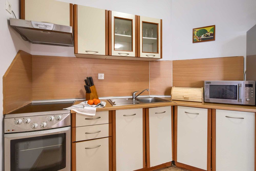 Дава се под наем Многостаен апартамент в к.к. Слънчев бряг - 122 кв.м за 384 € - Снимка #3