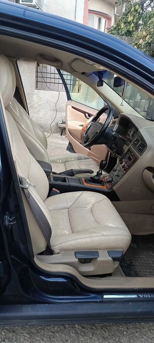 Продавам Volvo V 70 D5