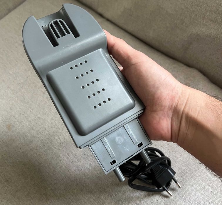 Incarcator Vista 71746 pentru baterii 25.2V DC functional