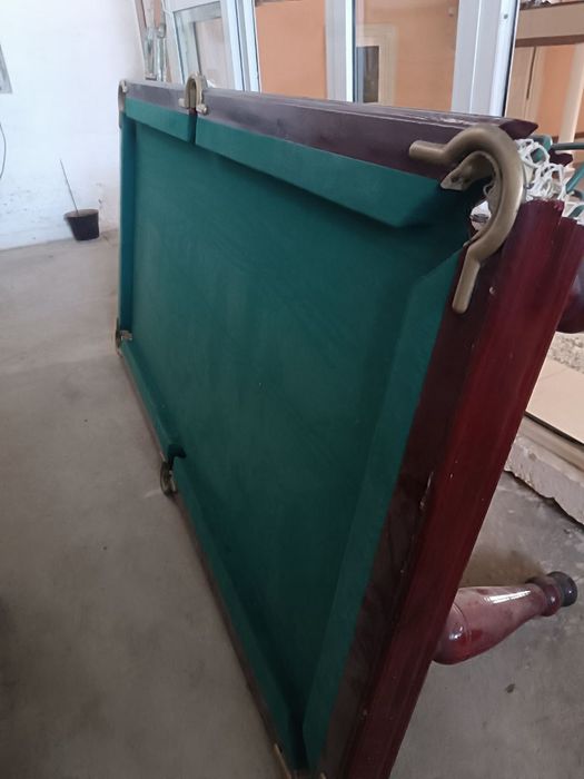 Продается отличном состоянии бильярдный стол.