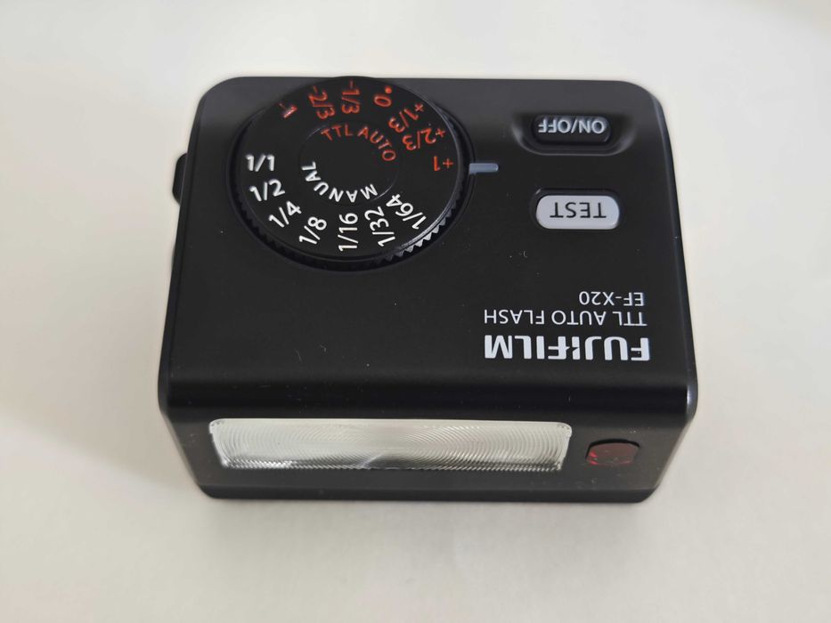 Fujifilm X100T фотоапарат, отлично състояние, WCL-X100, EF-X20