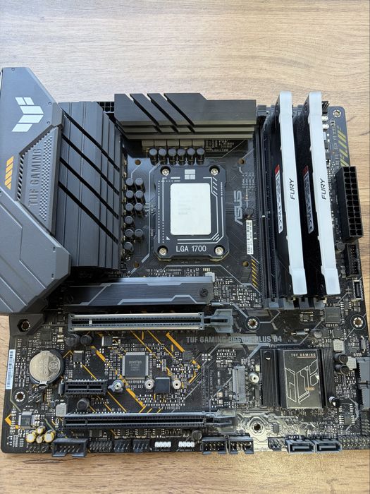 i7-13700KF/ Asus B660/ DDR4 32gb 3600MHz