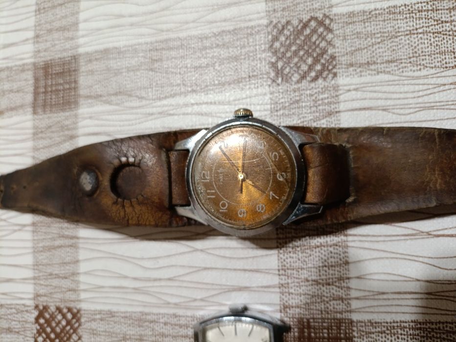 Продам советские наручные часы
