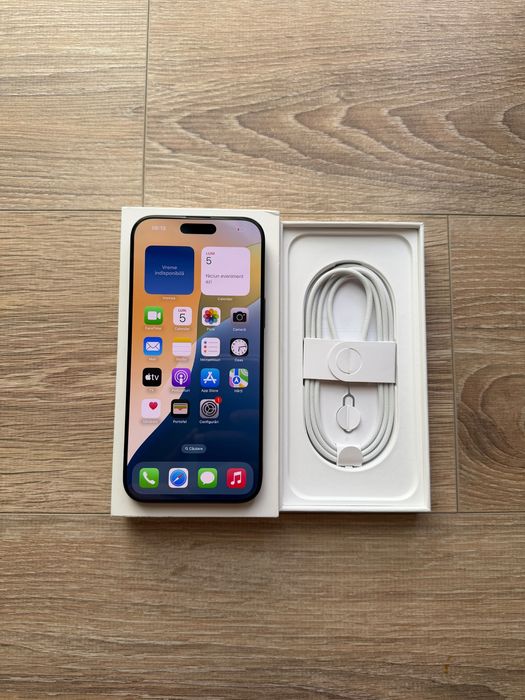 Iphone 16 PRO MAX, 256gb, bat.100% - 35 cicluri încărcare - negru titan