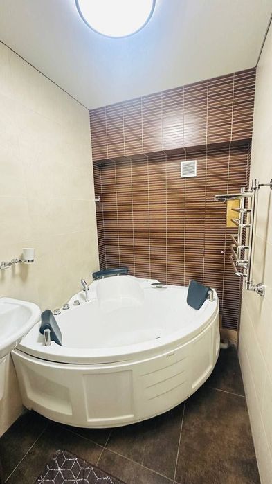 Квартира на Дружба народов 2/2/9 общ пл 65м Отдельный вход