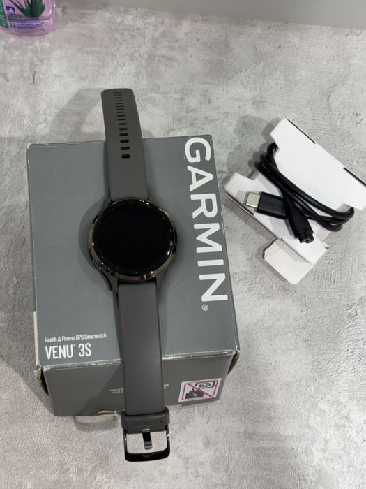 Garmin venu3s смарт часы