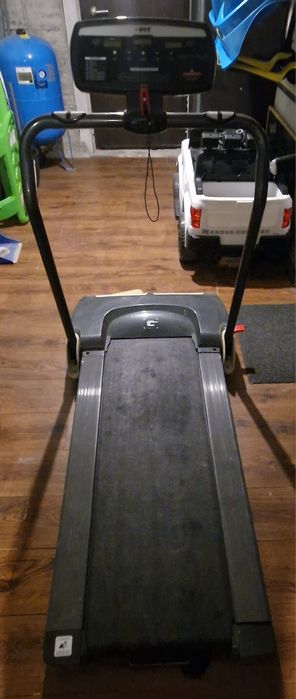 Banda alergat, foarte rezistenta, sarcina maxima 110 kg