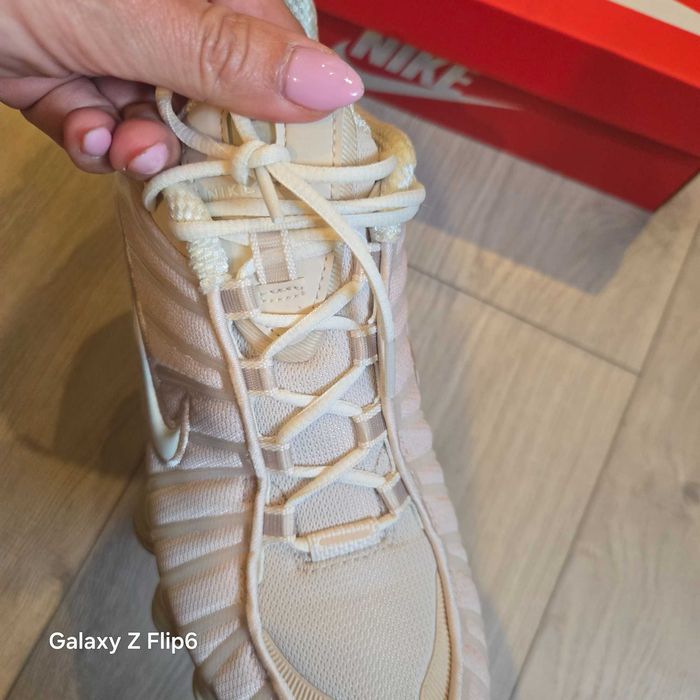 Дамски маратонки на Nike Shox TL