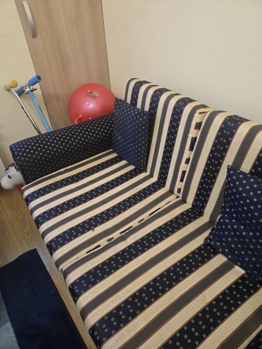 Разтегателен диван