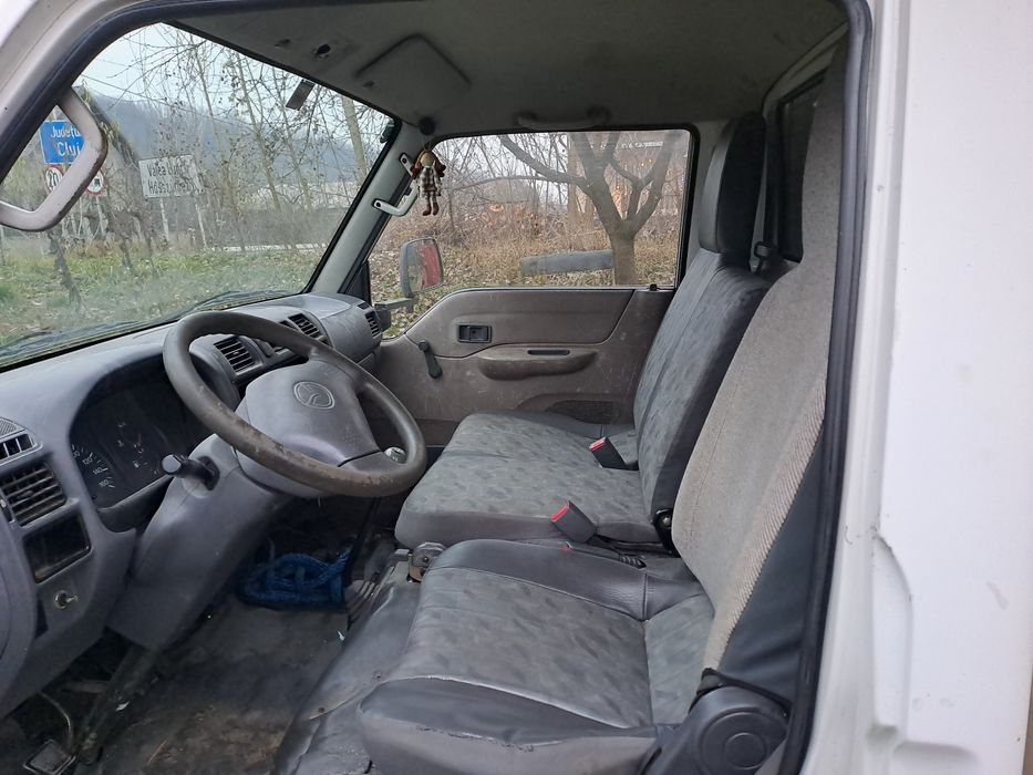 De vânzare Mazda E220