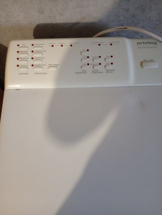 Продавам използвани пералня Mieli  и сушилня работещи.