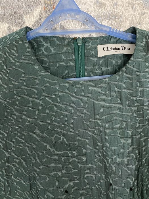 Продам платье женское