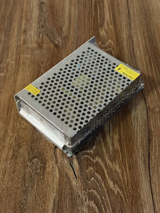 Захранващ блок CyberLife 12V 100W 8.3A за LED ленти и видеонаблюдение