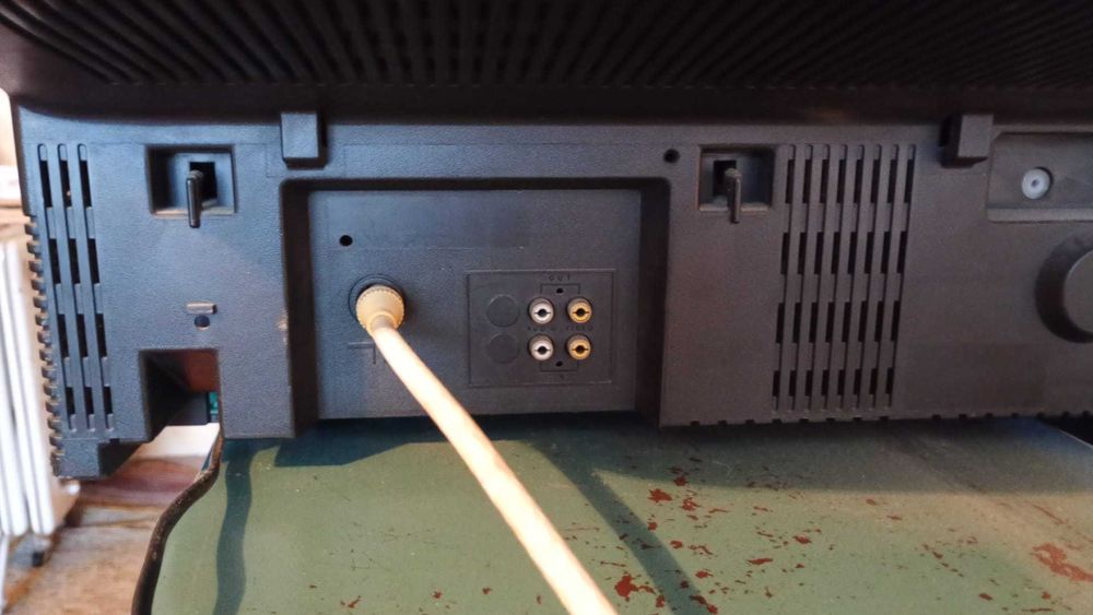 Телевизор Hitachi -