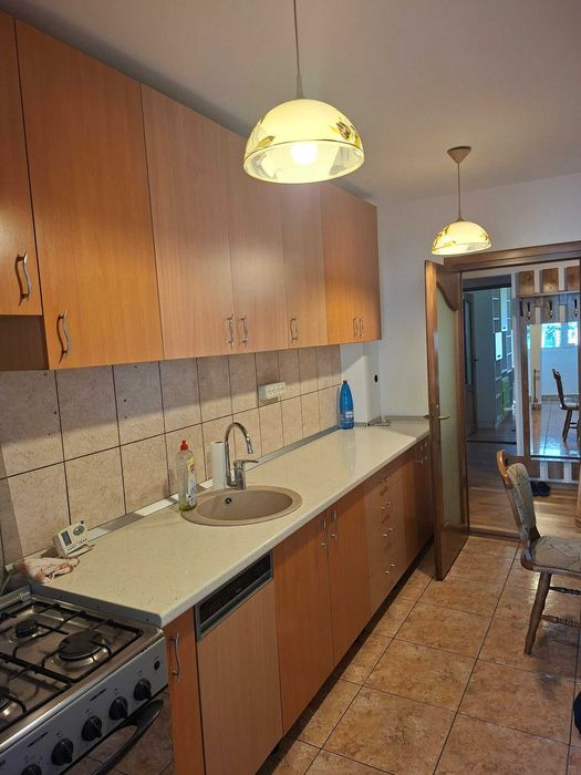 Apartement 3 camere - zona Calea Floresti