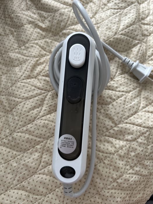 Мвленький.  утюг