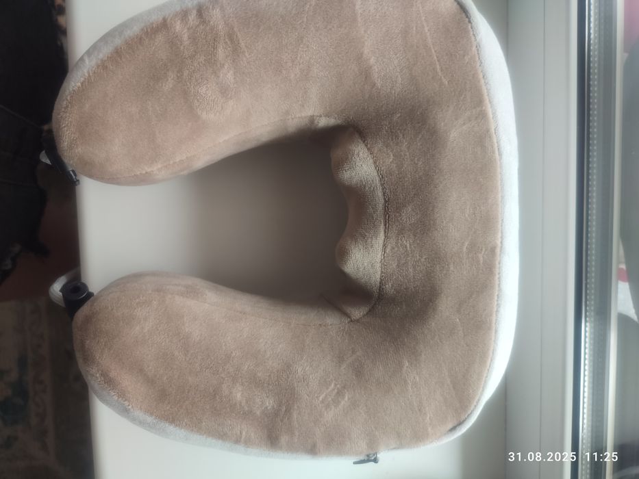 Массажная подушка для шеи