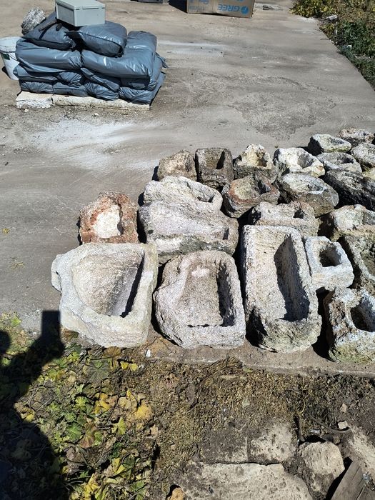 Кашпи от естествен камък