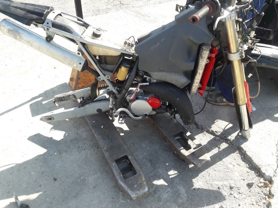 КТМ 390РЦ,Хускварна СМ 125 (KTM 390RC,HUSQVARNA SM 125 )-на части