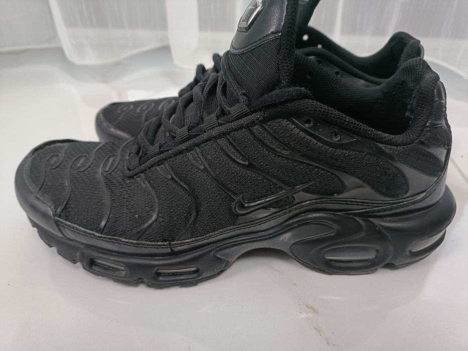 Vând pantofi sport Nike TN