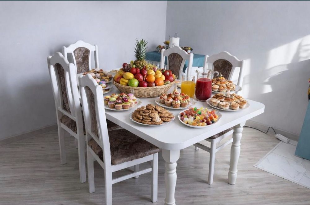 кухонный стол в комплекте