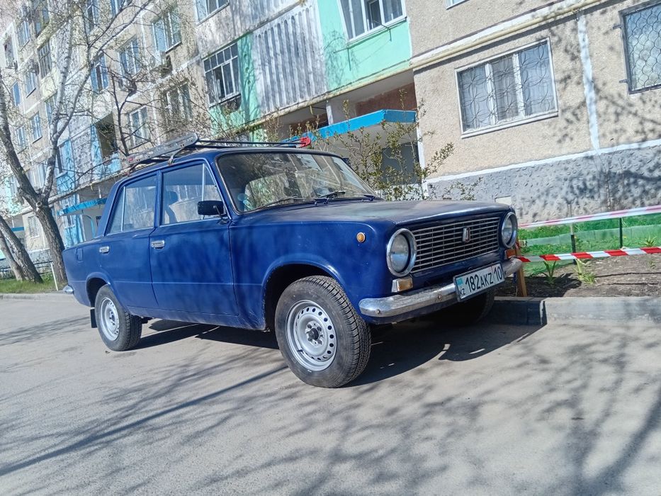Продаю машину ваз 2101
