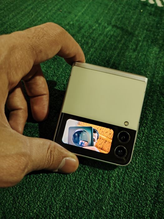 Samsung galaxy z flip 3