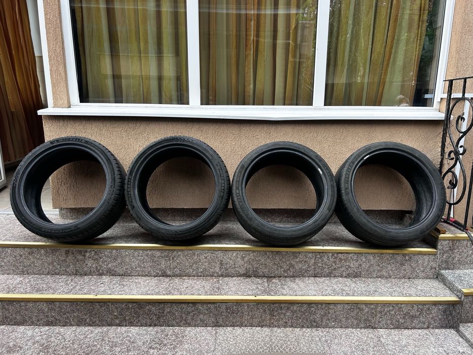 Set 4 anvelope VARĂ Michelin Pilot Sport 5 ZP (Run Flat), 235/40 R19 96Y XL, DOT 2022.