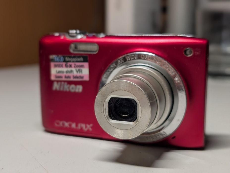 Apart Foto Nikon Coolpix S2750