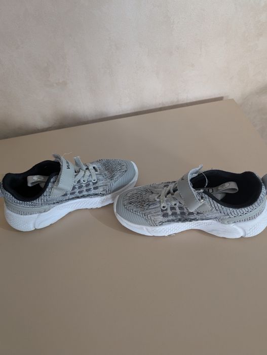 Adidași și tenesi copii 8-9 ani -2 modele