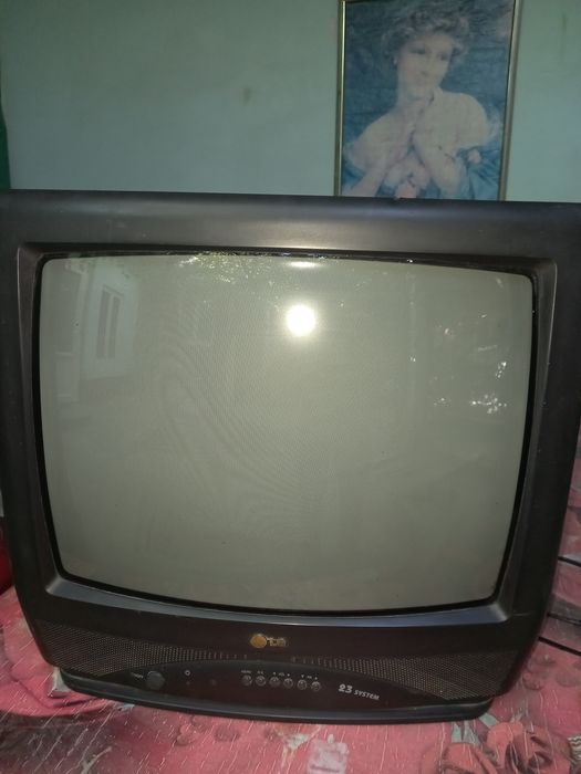 Продаётся телевизор