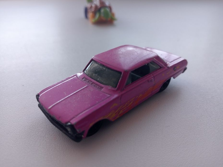 Продаю оригинал лего и хот вилс