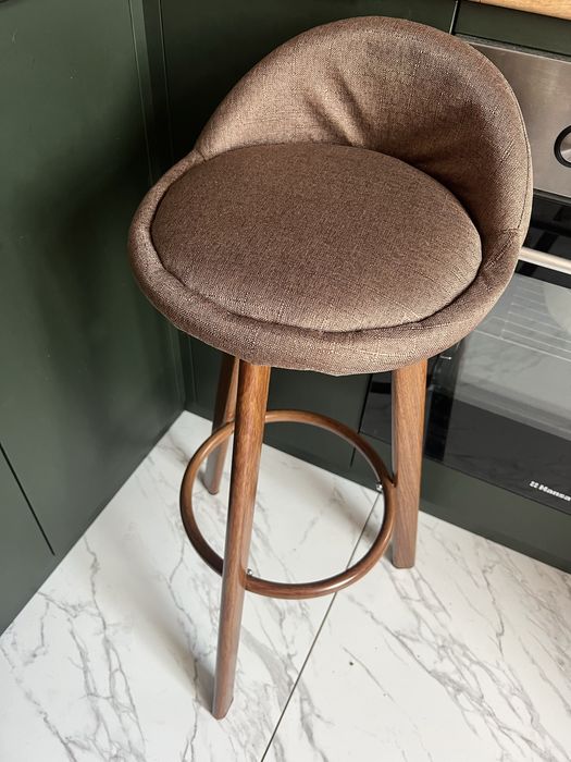 Барные стулья новые