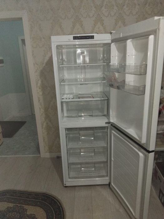 LG рабочий холодильник сатылады морозит