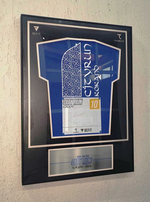 Памятная Ваша футболка в рамке/Estalik futbolkangiz ramkada