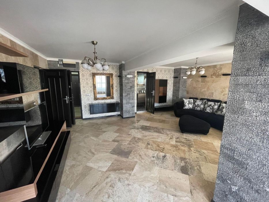 Închiriez apartament cu 2 camere