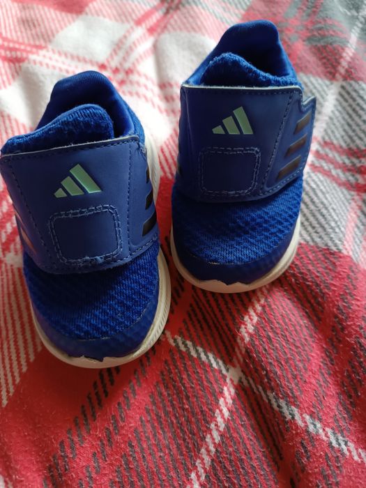 Маратонки Адидас 19 номер