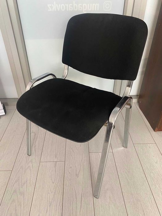 Продам Стулья Офисные Б/у , Кресла