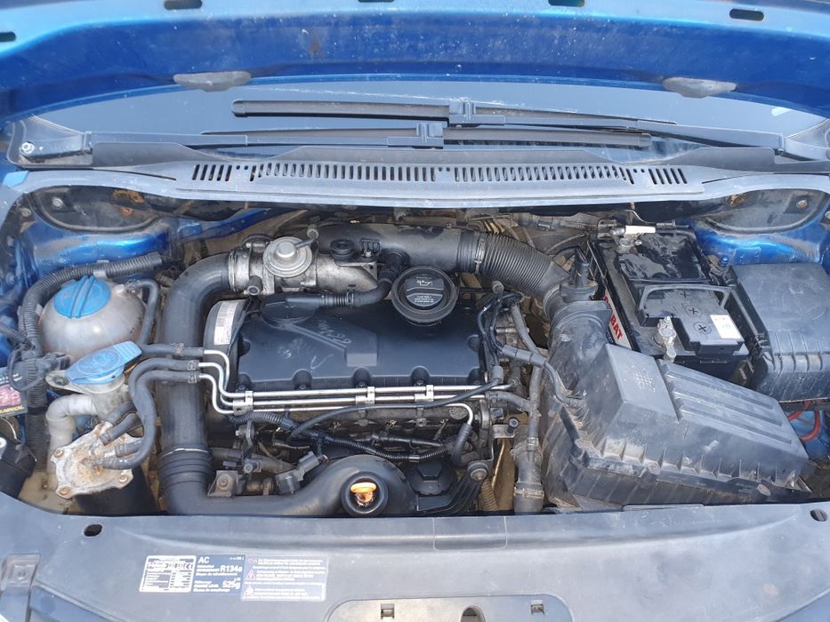 Dezmembrez Touran 1.9