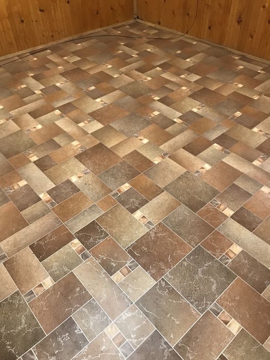 Продавам балатум дебел