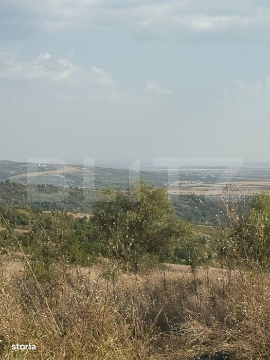 Teren intravilan suprafata 1700mp, utilitati pe teren , super privelis